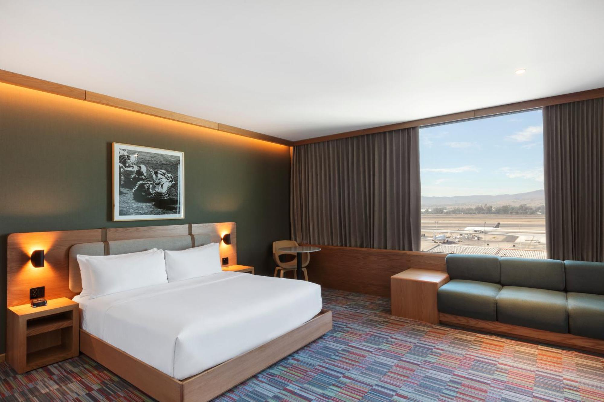 Hilton Garden Guadalajara Airport Hotel