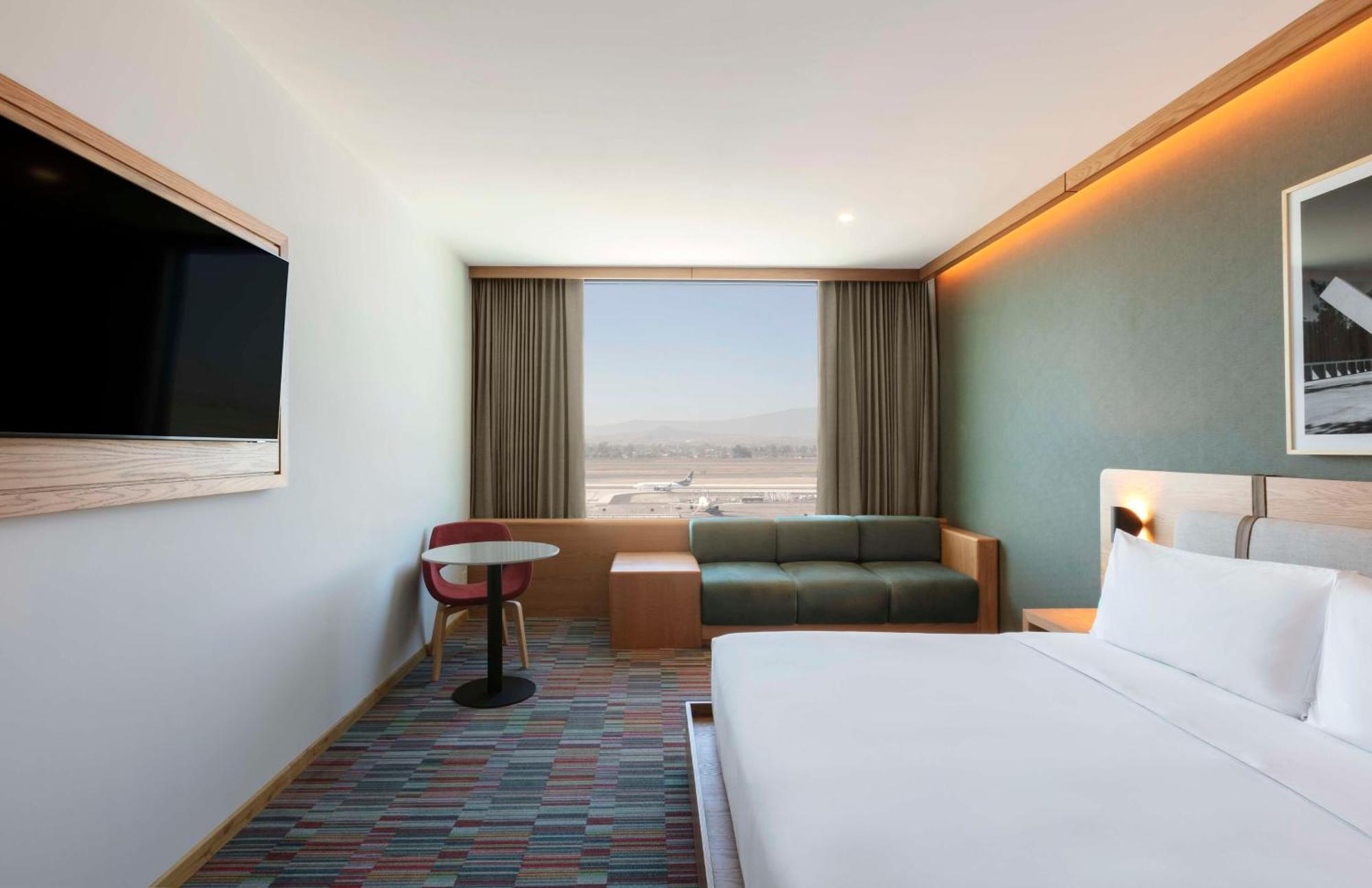 Hilton Garden Guadalajara Airport 3*