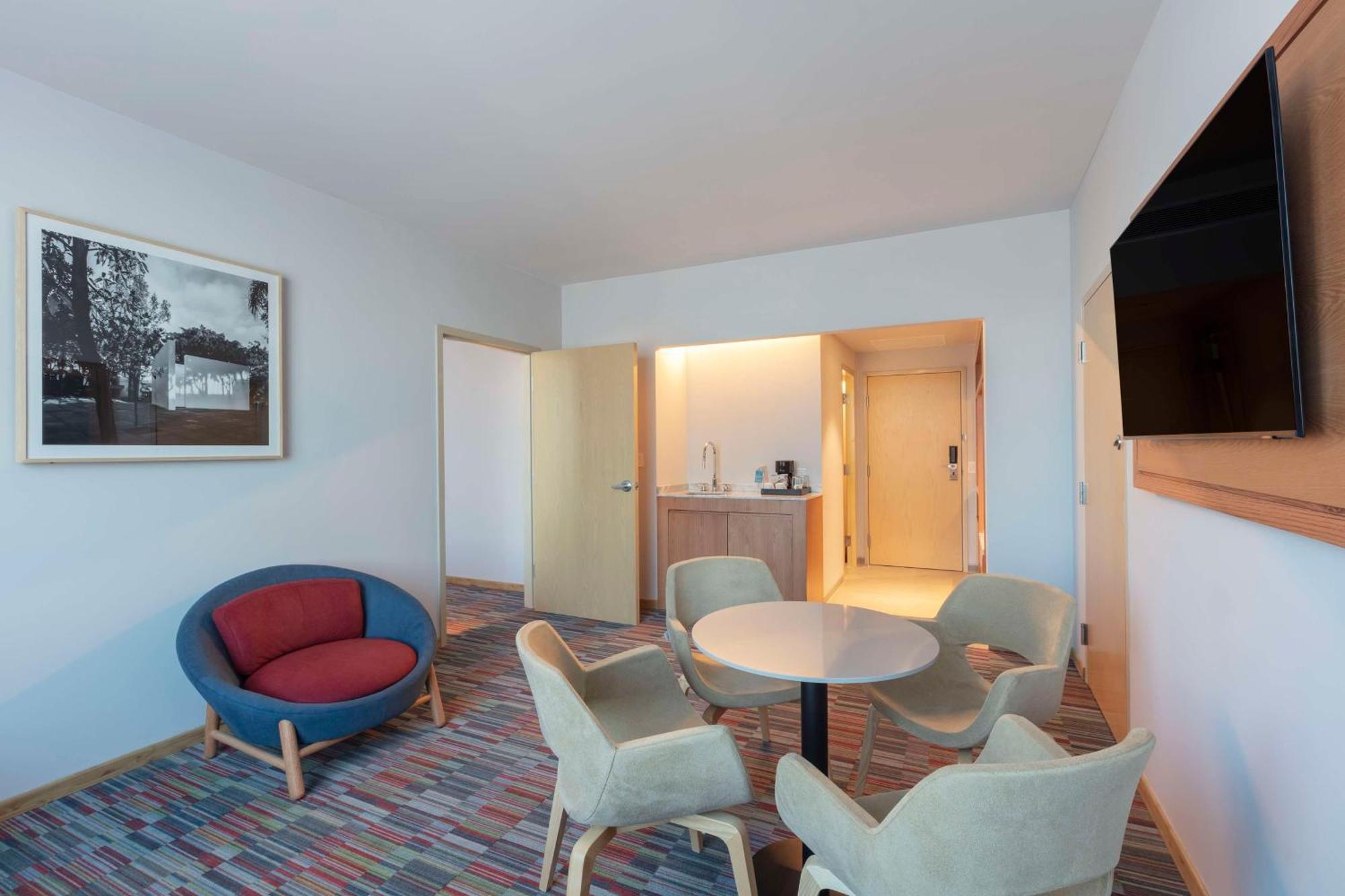 Hotel Hilton Garden Guadalajara Airport 3*