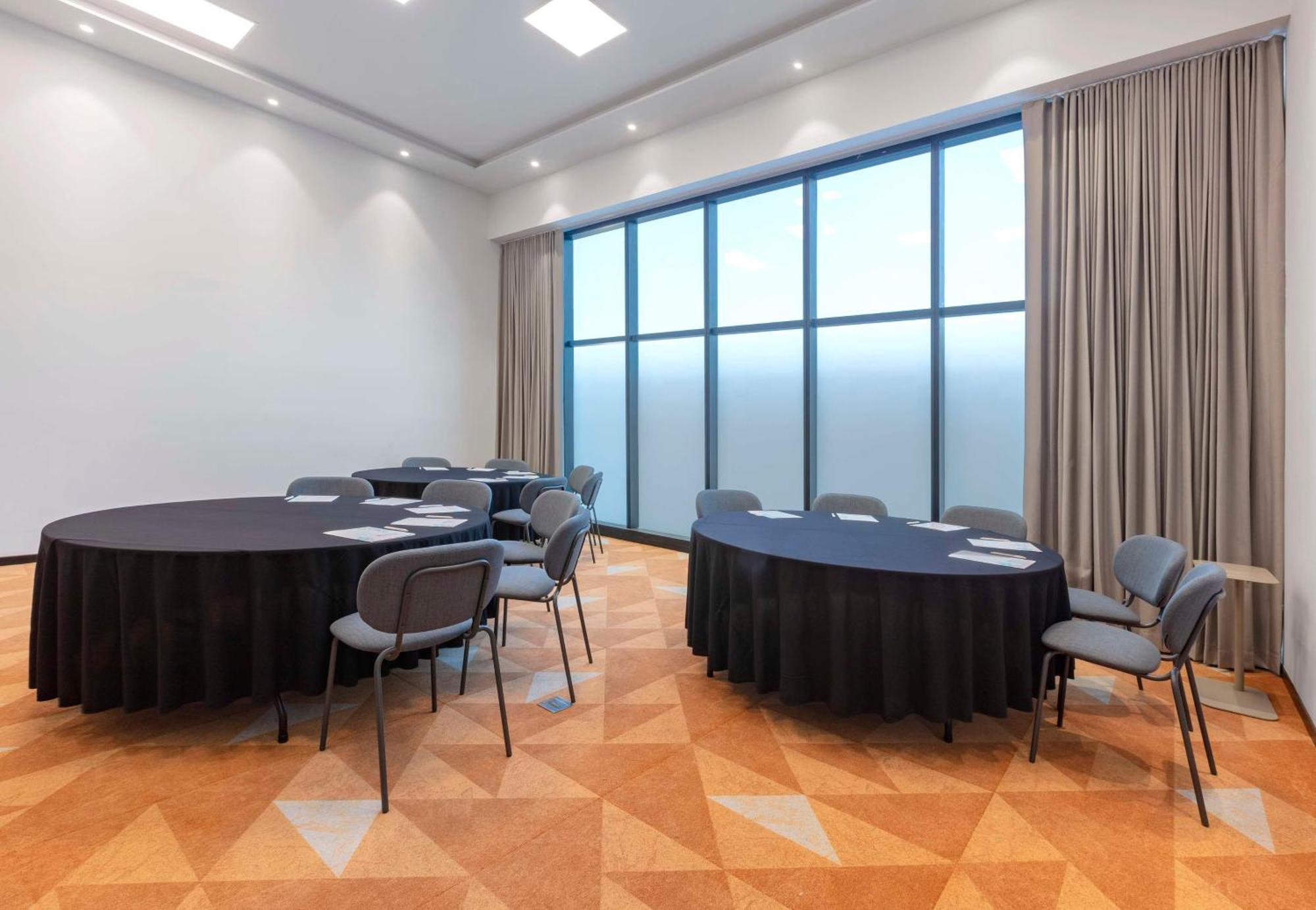 Hilton Garden Guadalajara Airport Hotel 3*