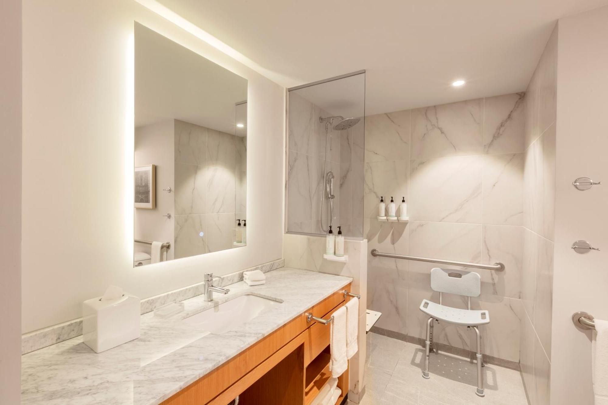 Hotel Hilton Garden Guadalajara Airport 3*